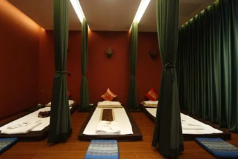 武汉江夏区泰式按摩的被动瑜伽：当身体被折叠成诗